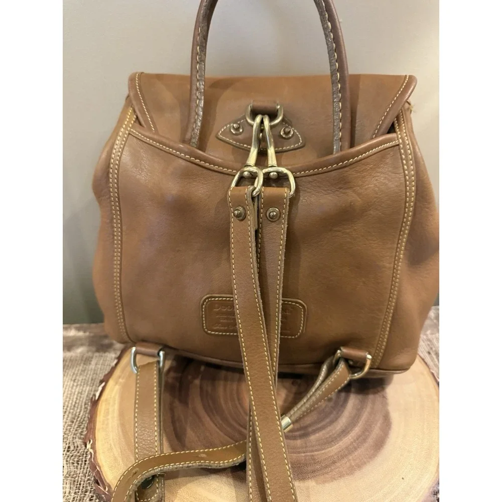 Vintage Dooney & Bourke 1999 Canyon Glove Honey Tan Leather Tassel Backpack